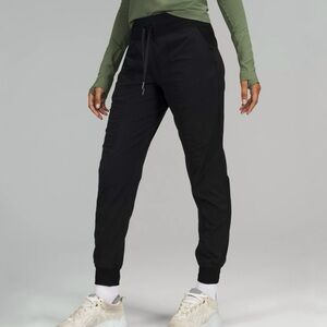 LuluLemon - Dance Studio Mid-Rise Jogger - Black